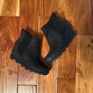 Sorel Black Joan of Arctic wedge, black, Booties in size 9.5